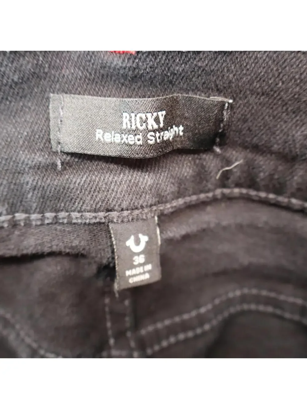 True Religion Jeans Ricky Relaxed Straight 36x32 Red Stiches